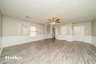 204 E Lanett Dr in Desoto, TX - Building Photo - Building Photo
