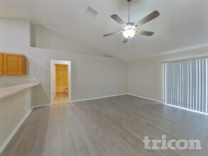 1026 Sandhill St in Groveland, FL - Foto de edificio - Building Photo