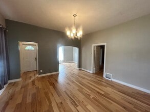 4904 Holdrege St in Lincoln, NE - Building Photo - Building Photo