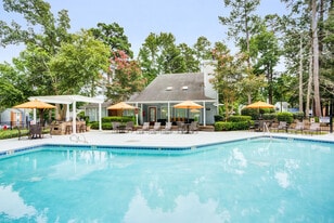 Southpoint Glen in Durham, NC - Building Photo