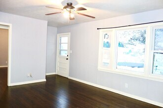 11200 W 70th St in Shawnee, KS - Building Photo - Building Photo