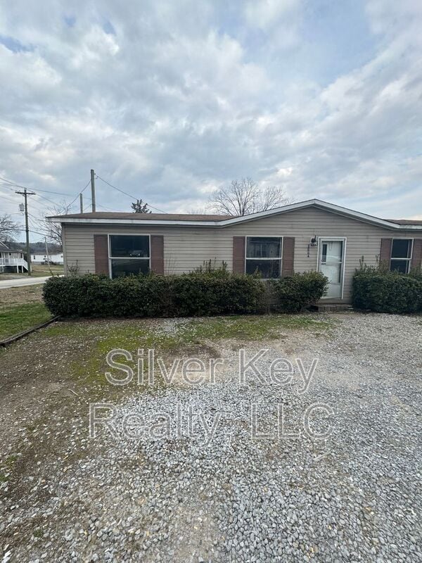 property at 901 Eastanallee Ave