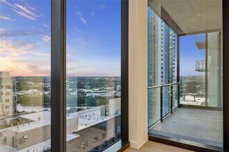 610 Davis St, Unit 2105 in Austin, TX - Building Photo - Building Photo
