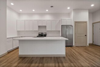 410 Pine Lake Ave, Unit F in La Porte, IN - Building Photo - Building Photo