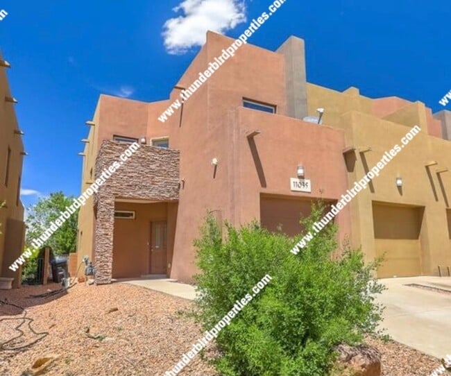 property at 11035 Vistazo Pl SE