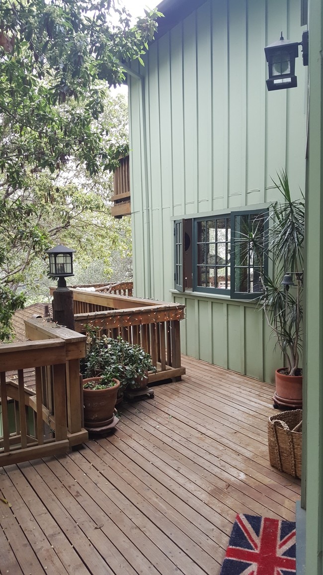 8440 Yucca Trl in Los Angeles, CA - Building Photo - Building Photo
