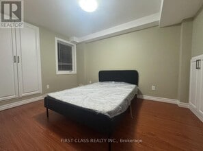 101 Shirrick Dr in Richmond Hill, ON - Building Photo - Building Photo
