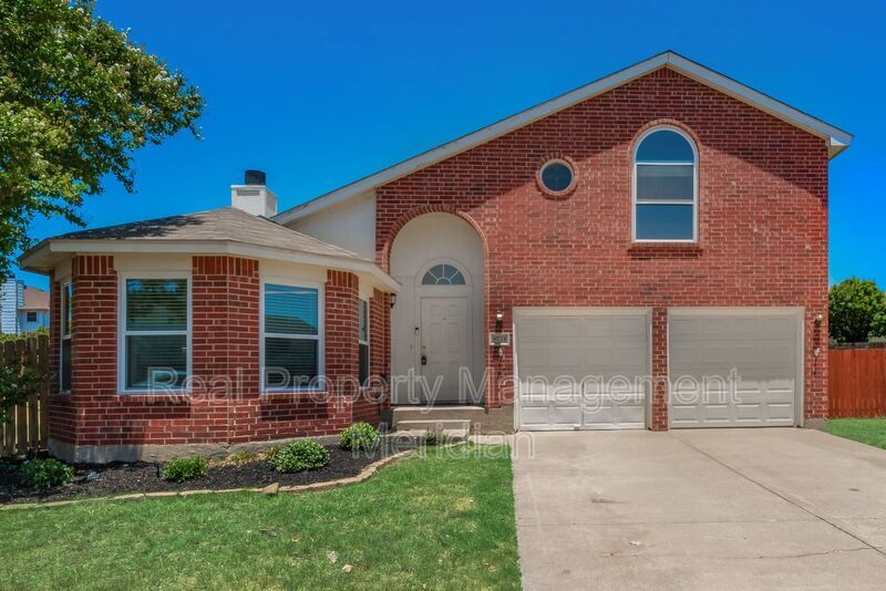 8733 Eaglestone Way in Fort Worth, TX - Building Photo