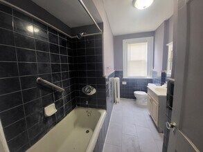 5044 N Sydenham St in Philadelphia, PA - Foto de edificio - Building Photo