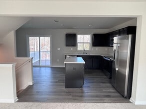 7263 Congressional Cir in Ruther Glen, VA - Foto de edificio - Building Photo