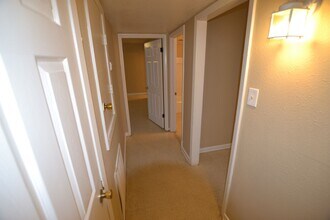 2150 N Sherwood Forest Dr in Baton Rouge, LA - Building Photo - Building Photo