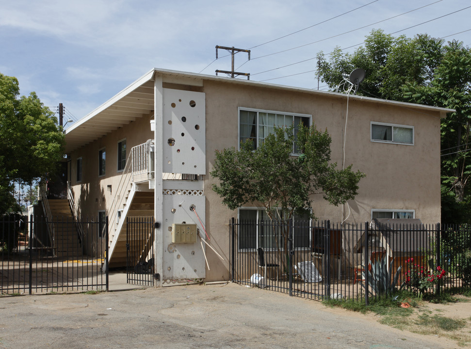 Fountain Manor in Riverside, CA - Foto de edificio