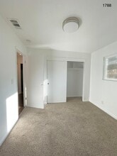 1788 Long Barn Way in Stockton, CA - Foto de edificio - Building Photo