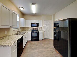 2200 Bay Creek Ct in Raleigh, NC - Building Photo - Building Photo