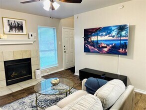 2808 Sunset Strip Dr in Glenn Heights, TX - Building Photo - Building Photo