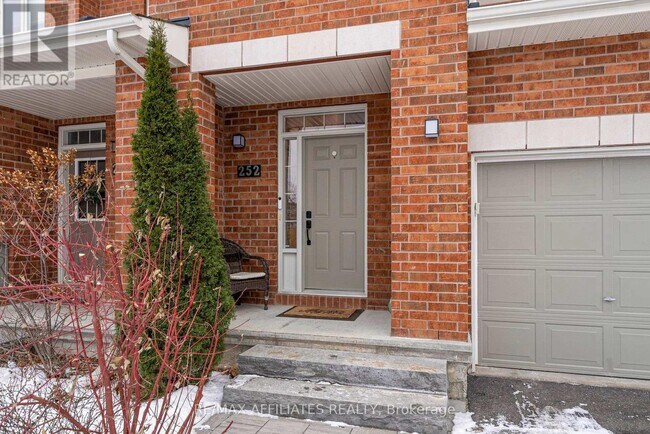 252 Maxwell Bridge Rd in Ottawa, ON - Building Photo - Building Photo