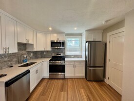 10 Charles E Ryan Rd, Unit 2 in Somerville, MA - Building Photo