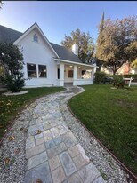 1115 N Garfield Ave in Pasadena, CA - Building Photo