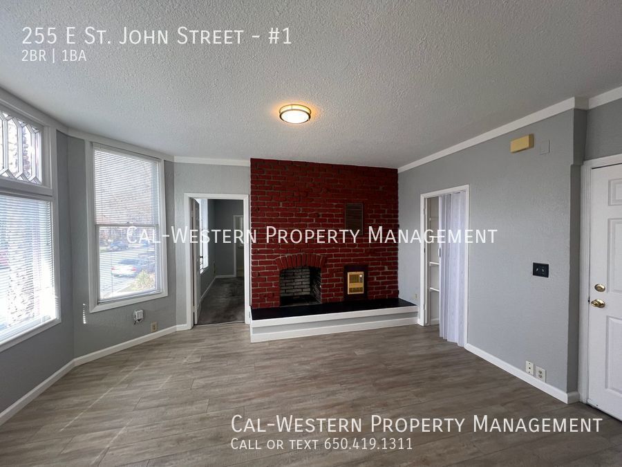 255 E St John St in San Jose, CA - Building Photo