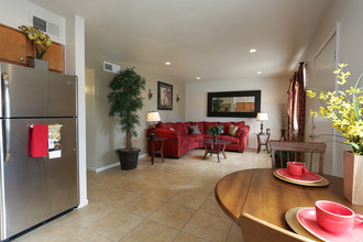 Camelback Courtyard in Phoenix, AZ - Foto de edificio - Interior Photo