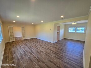 66 Poplar Ave in West Long Branch, NJ - Building Photo - Building Photo
