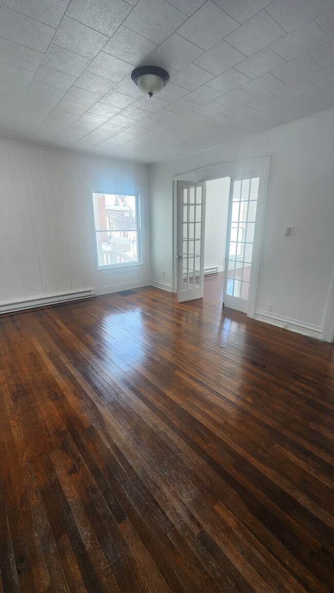 32 E 2nd St, Unit Lower in Westfield, NY - Building Photo - Building Photo