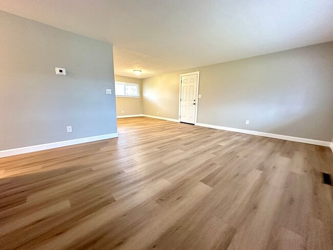 305 Primrose Ln in Dayton, OH - Building Photo - Building Photo