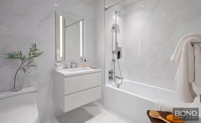 251 E 2nd St in New York, NY - Building Photo - Building Photo