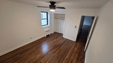 165 Vroom St, Unit 2J in Jersey City, NJ - Foto de edificio - Building Photo