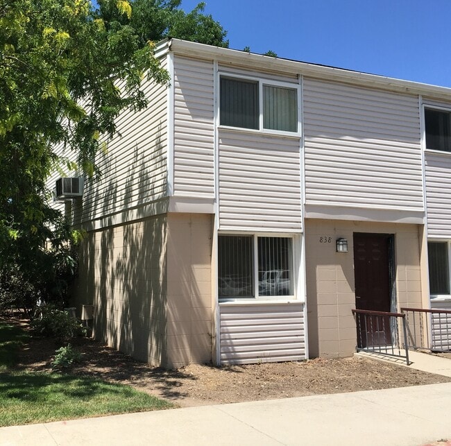 property at 838 S Curtis Rd