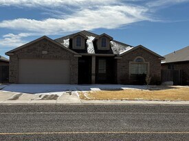 7220 Cross B Rd in Odessa, TX - Building Photo