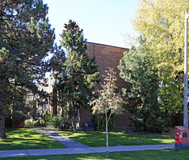 Havenbrook Gardens in Toronto, ON - Building Photo - Building Photo