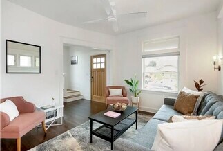 5919 NE 10th Ave in Portland, OR - Foto de edificio - Building Photo