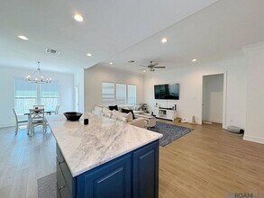 9228 Southlawn Dr in Baton Rouge, LA - Building Photo - Building Photo