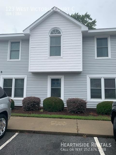 property at 123 W Victoria Ct