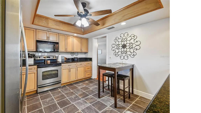 5020 Brittany Dr S in St. Petersburg, FL - Building Photo - Building Photo