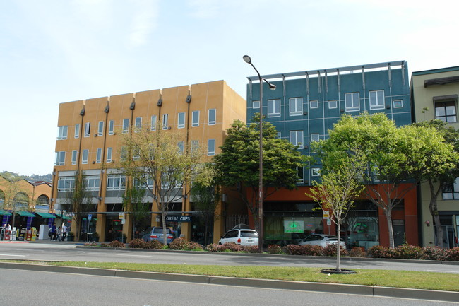 Manville Apartments in Berkeley, CA - Foto de edificio - Building Photo