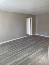 Somerset Apartments in Edmonton, AB - Building Photo - Building Photo