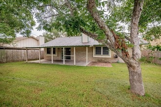 418 Ivanhoe Dr in Victoria, TX - Building Photo - Building Photo