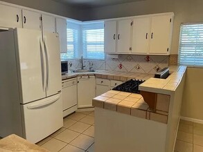 216 23rd St, Unit A in Sacramento, CA - Building Photo - Building Photo