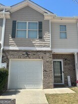 8423 Douglass Trail in Jonesboro, GA - Building Photo