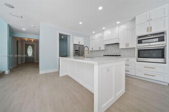 174 Satin Leaf Dr in Jupiter, FL - Building Photo - Building Photo