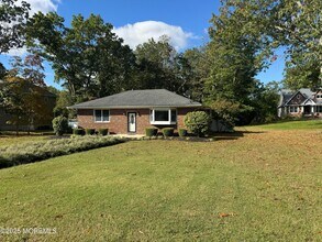 196 Willow Dr in Jackson Township, NJ - Building Photo - Building Photo