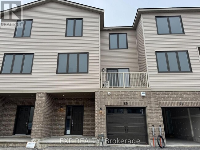 69 Evans St