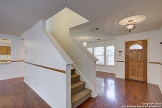 10138 Sandbrook Hill in San Antonio, TX - Building Photo - Building Photo