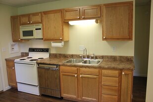 156 May Ave, Unit Apt 3 in Washington, PA - Building Photo