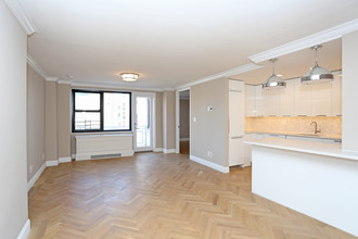 Yorkshire Towers in New York, NY - Building Photo - Interior Photo