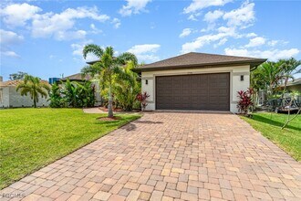 2704 SW Embers Terrace in Cape Coral, FL - Building Photo - Building Photo