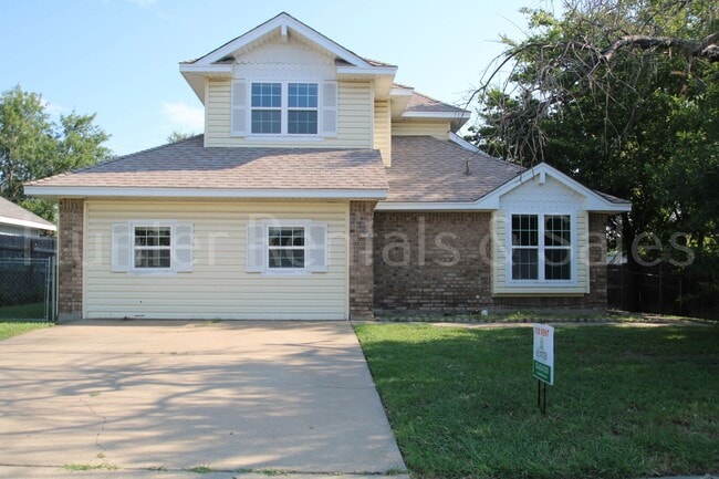property at 2205 Armadillo Dr