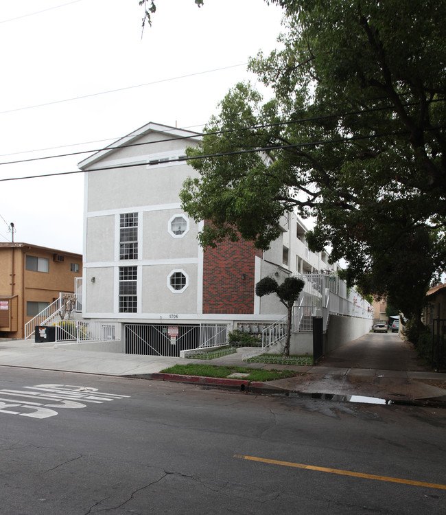 1706 Grismer Ave in Burbank, CA - Building Photo - Building Photo